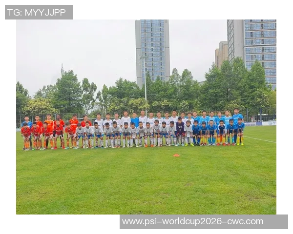 激情四射的运动会足球射门比赛展现团队合作与个人技巧的完美结合